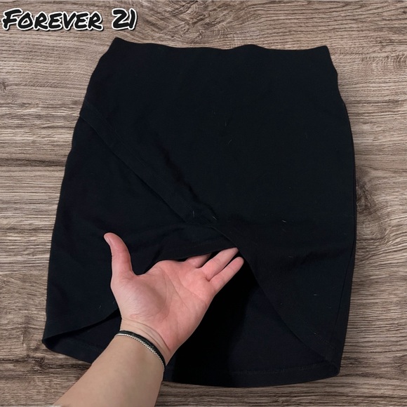💝 Forever 21 Black Pencil Mini Skirt - Picture 2 of 4